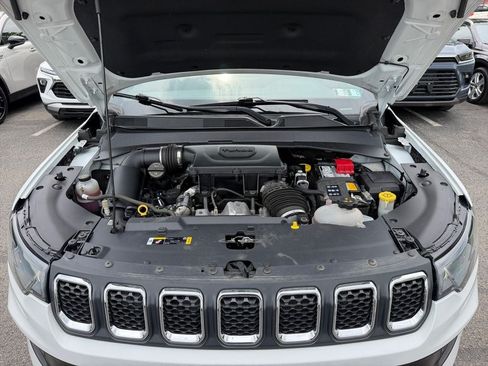 Used 2024 Jeep Compass Latitude AWD/4WD image 27
