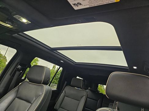 Used 2021 Chevrolet Tahoe Premier AWD/4WD image 25