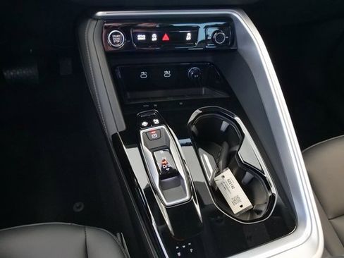 New 2025 Audi Q5 Premium image 25