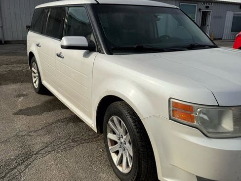Used 2011 Ford Flex SEL w/ Rapid Spec Order Code image 3