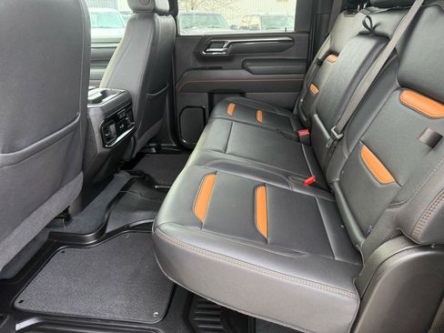 Used 2025 GMC Sierra 2500 AT4 w/ Technology Package image 11