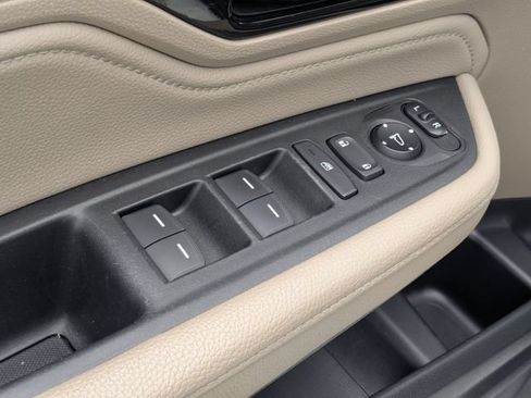 Used 2022 Honda Odyssey Touring image 11