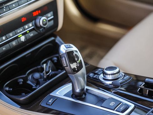 Used 2011 BMW 550i 550i image 19