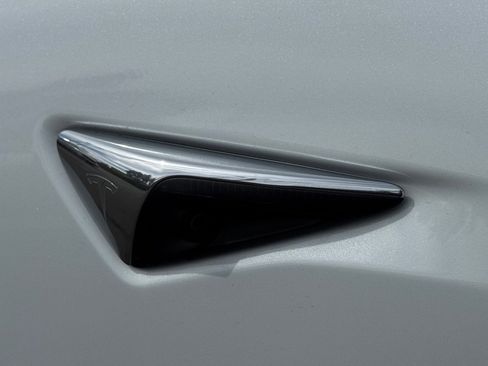 Used 2018 Tesla Model 3 Long Range image 9