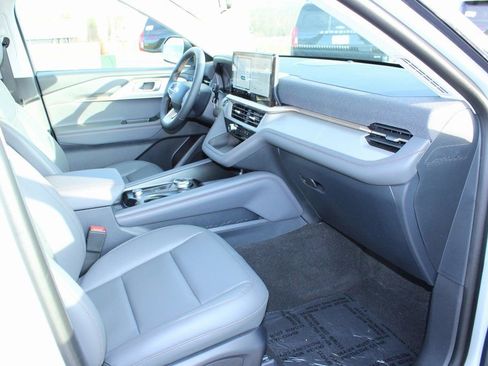 New 2026 Ford Explorer Active w/ Active Comfort Package AWD/4WD image 31