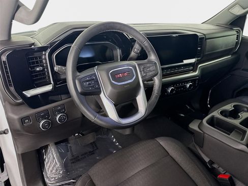 Certified 2024 GMC Sierra 1500 Elevation AWD/4WD image 9