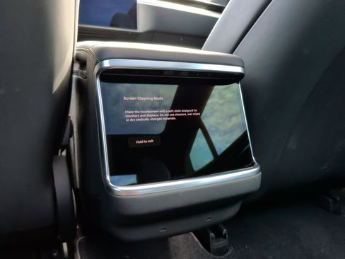 Used 2023 Tesla Model S AWD/4WD image 31