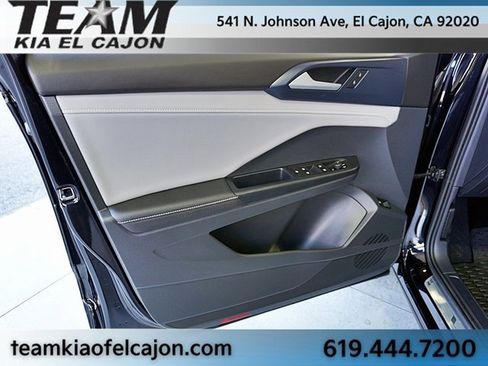 Used 2024 Volkswagen Taos SE image 22