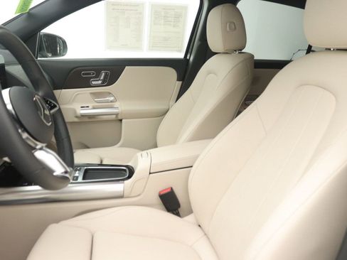 Certified 2025 Mercedes-Benz GLA 250 image 32