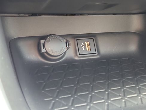 Used 2023 Toyota RAV4 XLE w/ Convenience Package FWD image 28