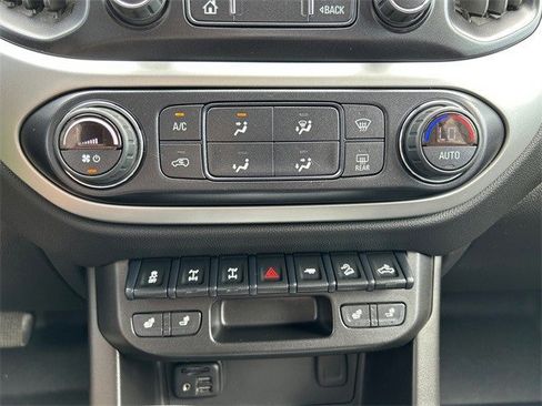 Used 2021 Chevrolet Colorado ZR2 image 25