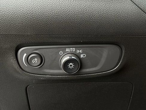Used 2025 Buick Encore GX Preferred FWD image 19