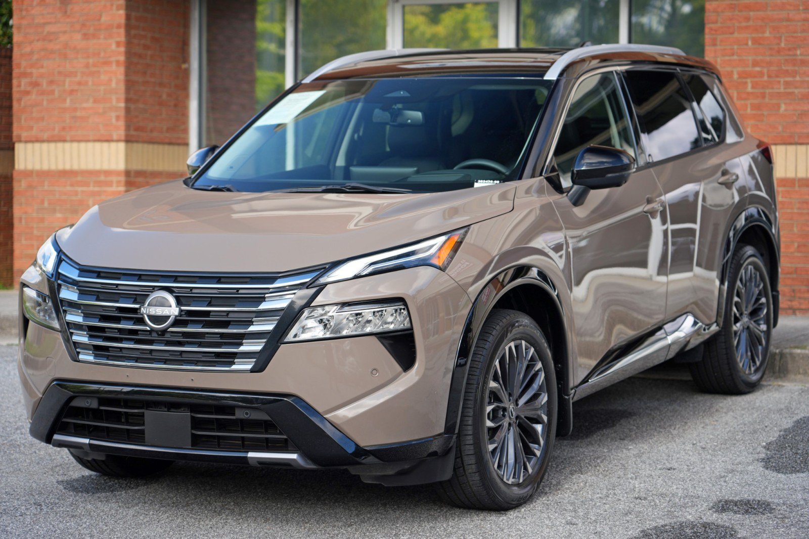 Used 2024 Nissan Rogue Platinum w/ Platinum Premium Package FWD image 47