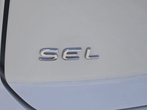 Used 2024 Volkswagen Atlas Cross Sport SEL R-Line image 12