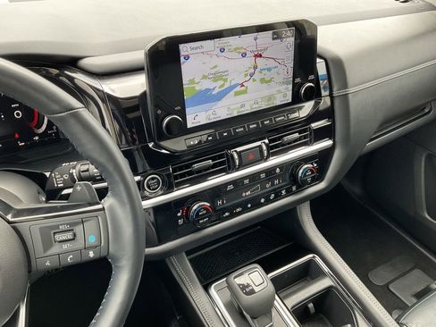 Used 2023 Nissan Pathfinder Platinum image 14