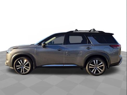 Used 2023 Nissan Pathfinder Platinum w/ Cargo Package FWD image 7