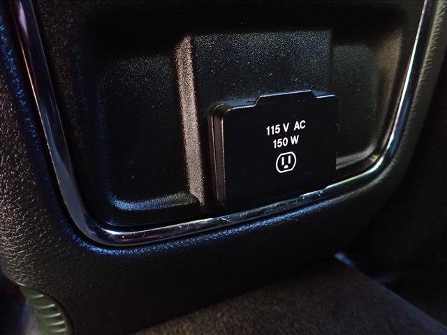 Used 2018 Jeep Grand Cherokee Altitude AWD/4WD image 11