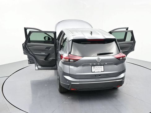 Used 2024 Nissan Rogue S FWD image 23