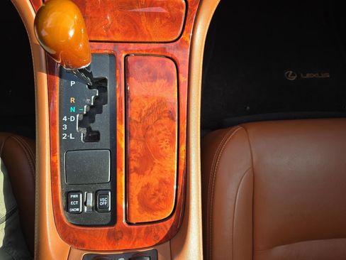 Used 2005 Lexus SC 430 Convertible image 28