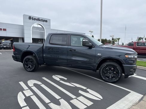 New 2026 RAM 1500 Big Horn AWD/4WD image 3