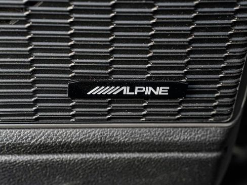 Used 2023 Jeep Grand Cherokee L Limited w/ Black Appearance Package image 10