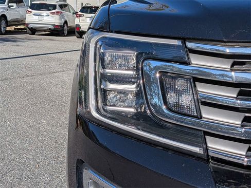 Used 2021 Ford Expedition Max Limited image 10