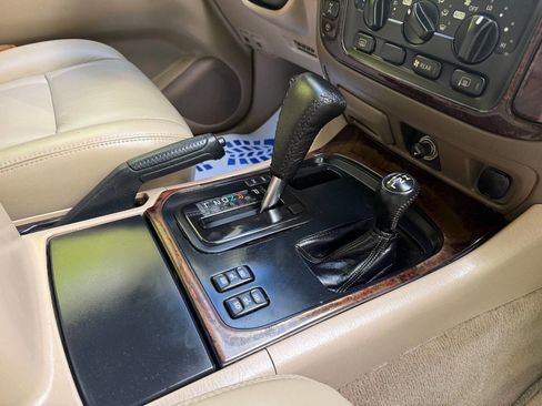 Used 2001 Toyota Land Cruiser AWD/4WD image 54