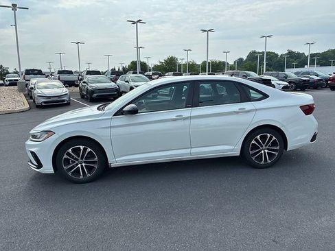 Used 2025 Volkswagen Jetta Sport FWD image 14