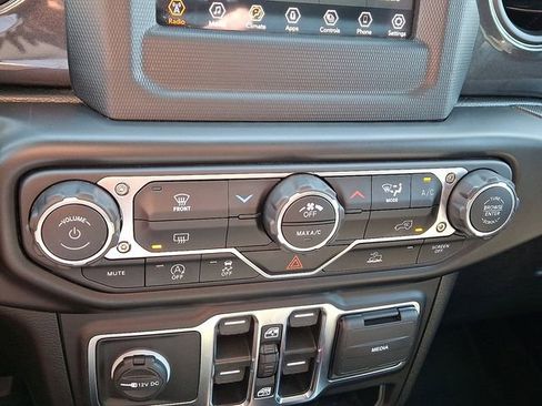 Used 2022 Jeep Wrangler Unlimited Sport AWD/4WD image 30