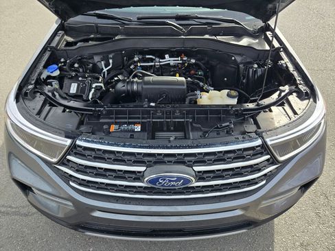 Used 2024 Ford Explorer XLT w/ Equipment Group 202A image 19