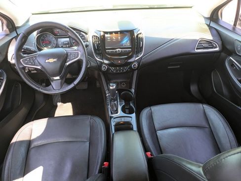 Used 2017 Chevrolet Cruze Premier FWD image 19