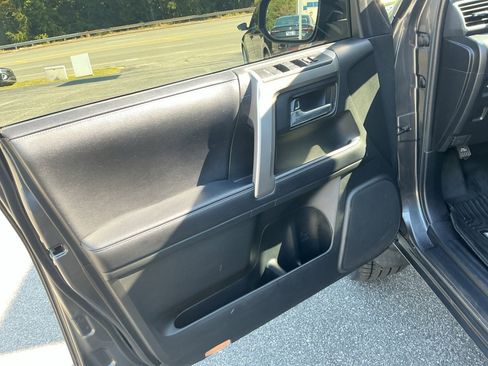 Used 2019 Toyota 4Runner SR5 Premium AWD/4WD image 36