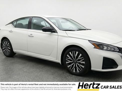 Used 2025 Nissan Altima 2.5 SV FWD image 1