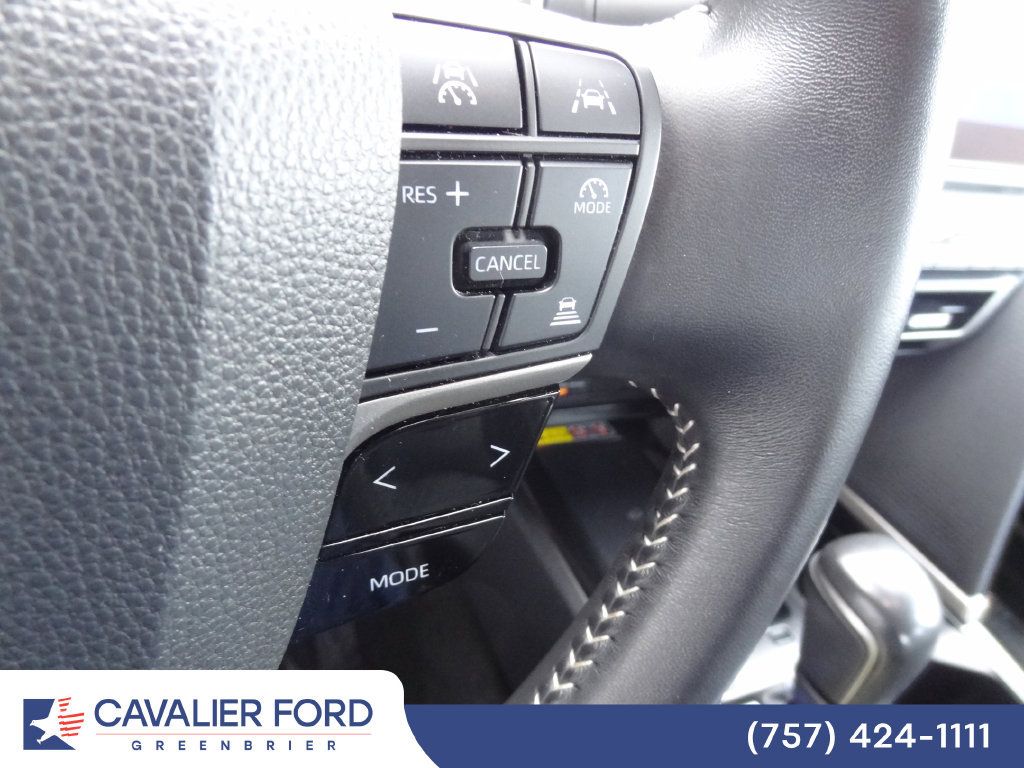 Used 2025 Toyota Camry SE FWD image 18