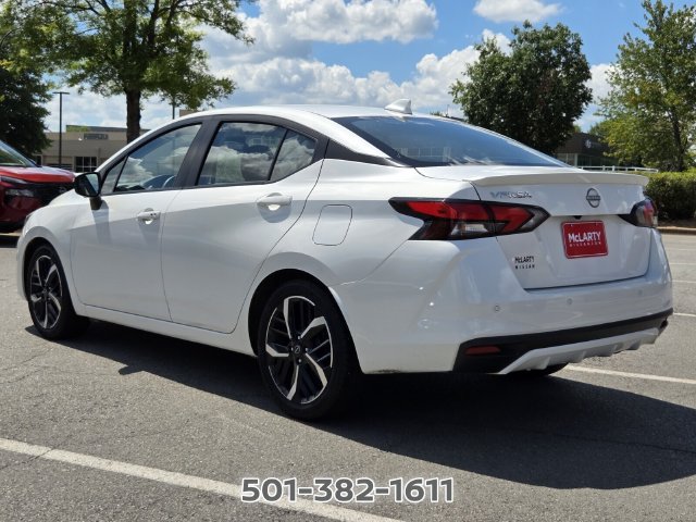 Used 2024 Nissan Versa SR FWD image 3