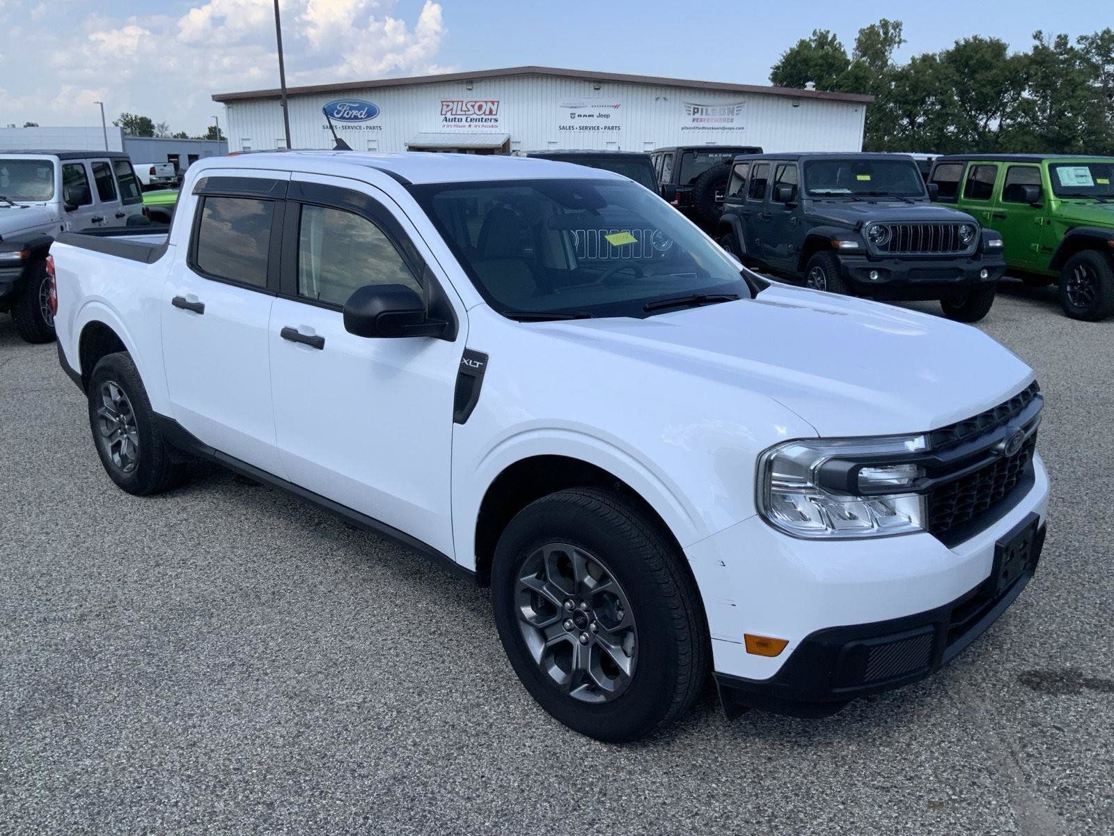 Used 2023 Ford Maverick XLT FWD image 2