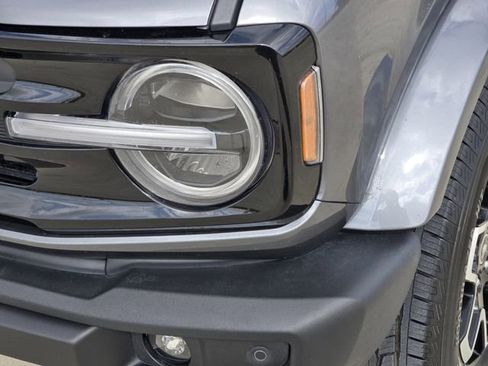 Used 2023 Ford Bronco Outer Banks image 9