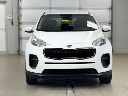 Used 2017 Kia Sportage LX image 2