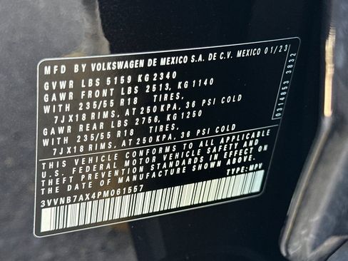 Used 2023 Volkswagen Tiguan SE w/ Panoramic Sunroof Package image 29