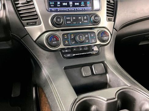 Used 2018 Chevrolet Suburban LS w/ Enhanced Driver Alert Package RWD image 8