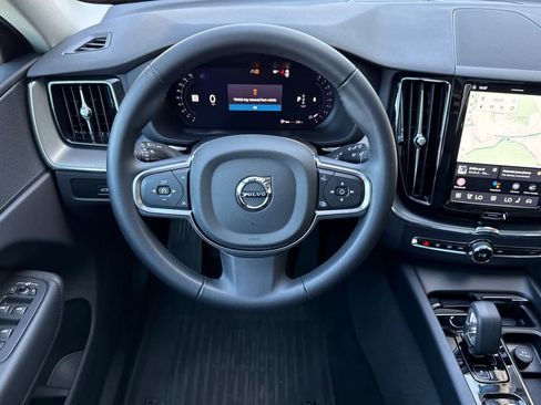 Used 2024 Volvo XC60 B5 Core image 15