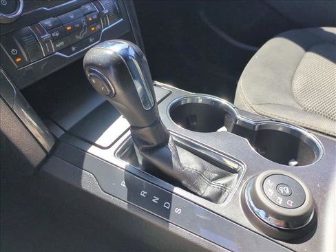 Used 2019 Ford Explorer XLT w/ Equipment Group 201A image 12