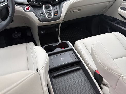 Certified 2026 Honda Odyssey EX-L image 16