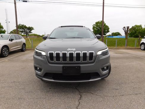 Used 2019 Jeep Cherokee Limited AWD/4WD image 3