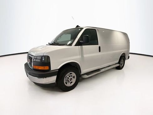 Used 2025 GMC Savana 2500 w/ Driver Convenience Package RWD image 3