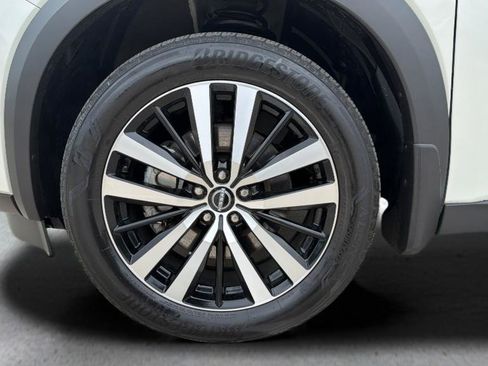 Used 2024 Nissan Pathfinder Platinum AWD/4WD image 14
