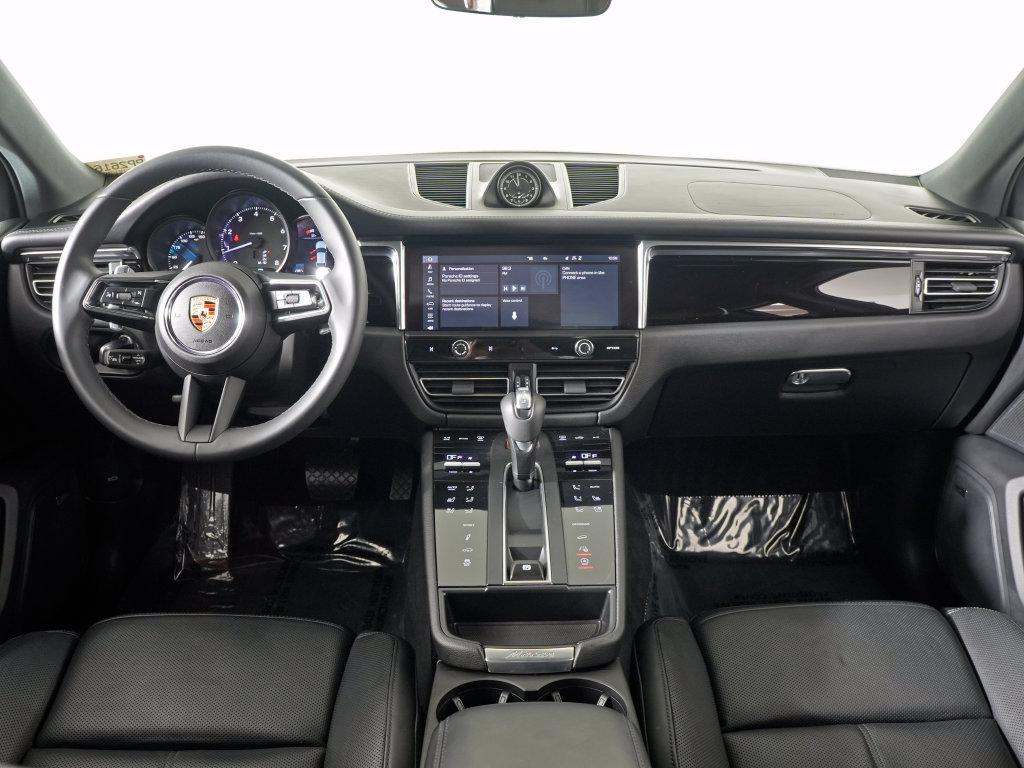 Certified 2025 Porsche Macan w/ Premium Package Plus AWD/4WD image 25