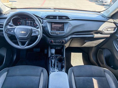 Used 2023 Chevrolet TrailBlazer LT FWD image 12