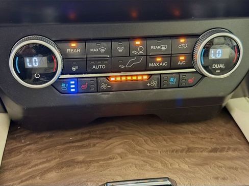 Used 2021 Ford Expedition Max Platinum AWD/4WD image 19