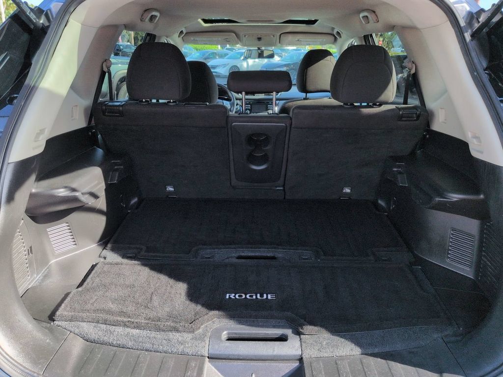 Used 2016 Nissan Rogue SV AWD/4WD image 13